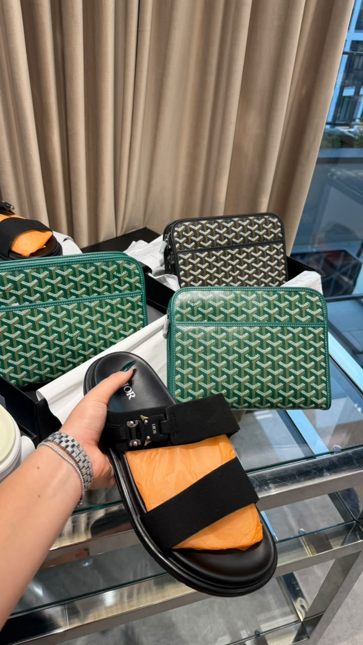 Louis Vuitton Shoes photo 3