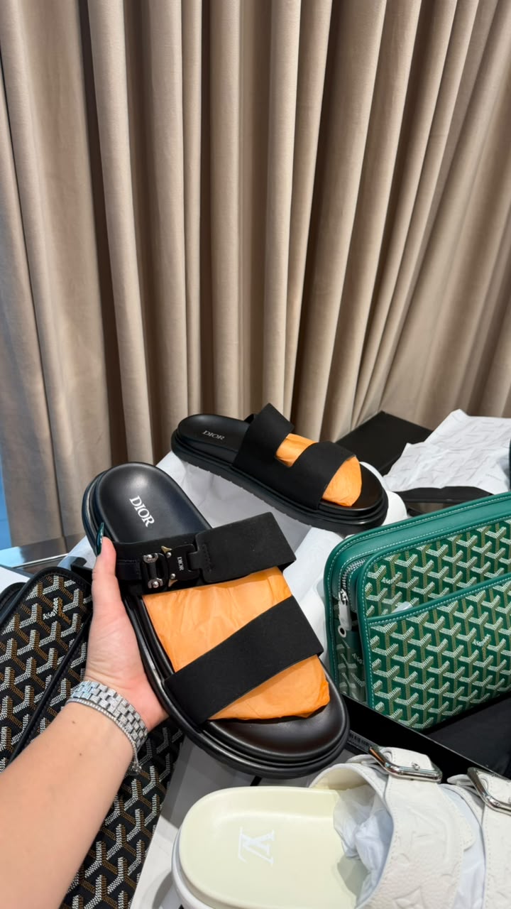Louis Vuitton Shoes photo 2