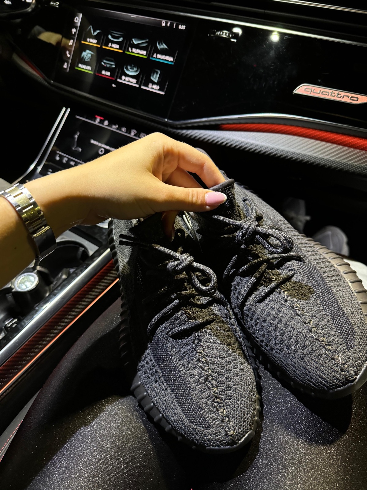 Yeezy Shoes photo 3