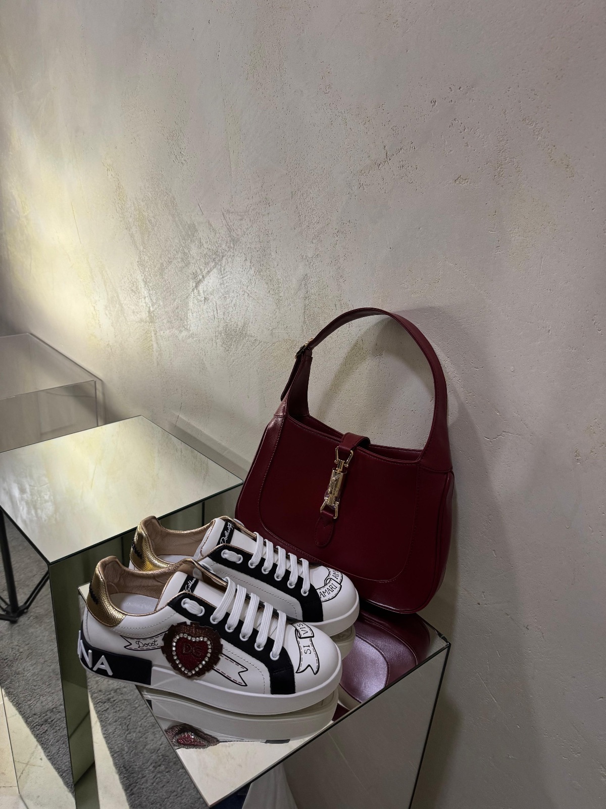 Gucci Shoes photo 2