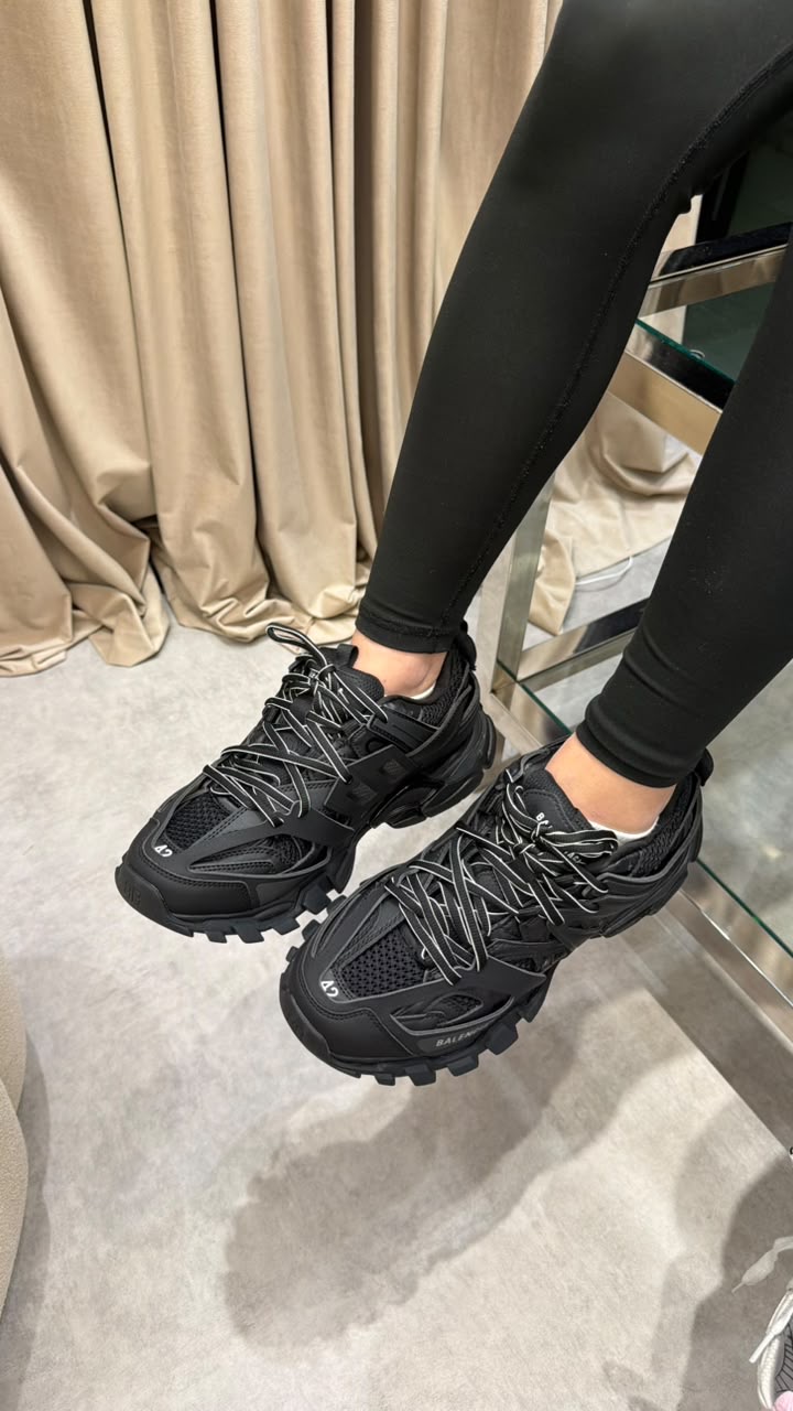 Balenciaga Shoes photo 2